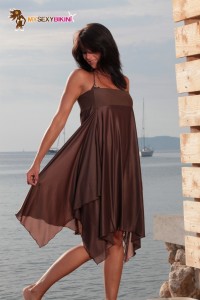 Maillot de bain, robe de plage